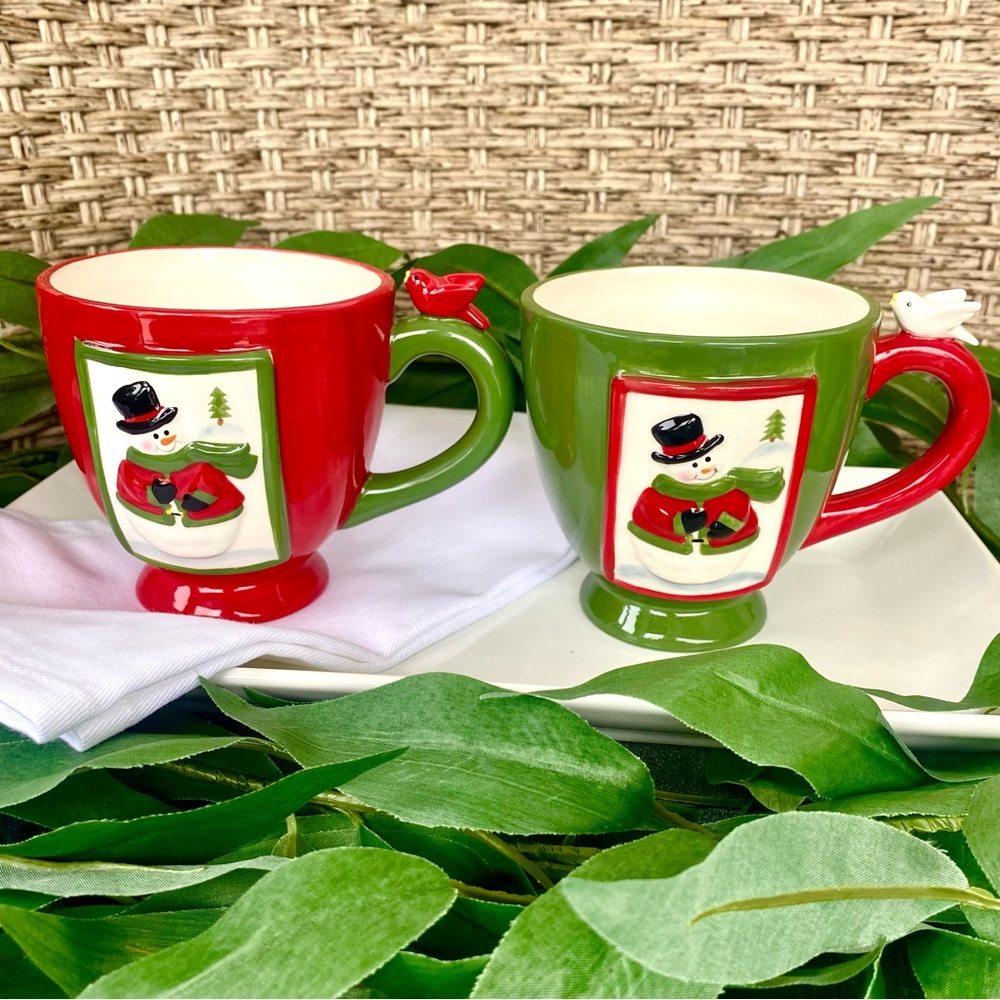Set of TWO Harry& David Christmas mugs with 2 birdies on the handles.Rare find.